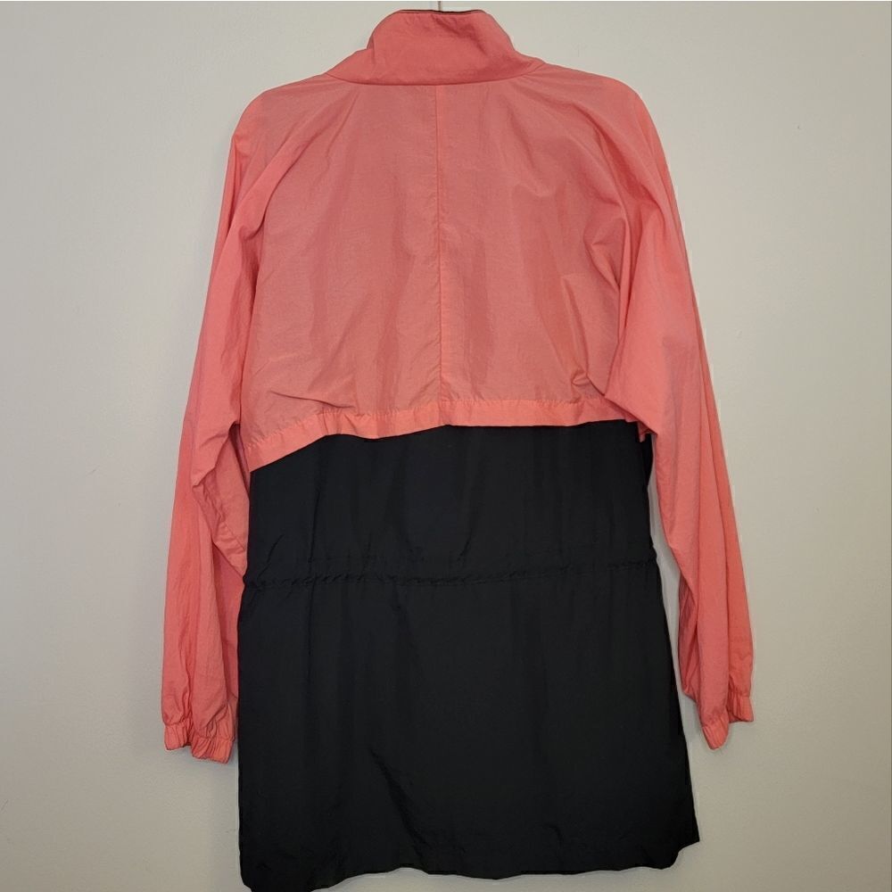 Vintage colorblock windbreaker 💗 Lightweight jacket made in USA. - Picture 2 of 5